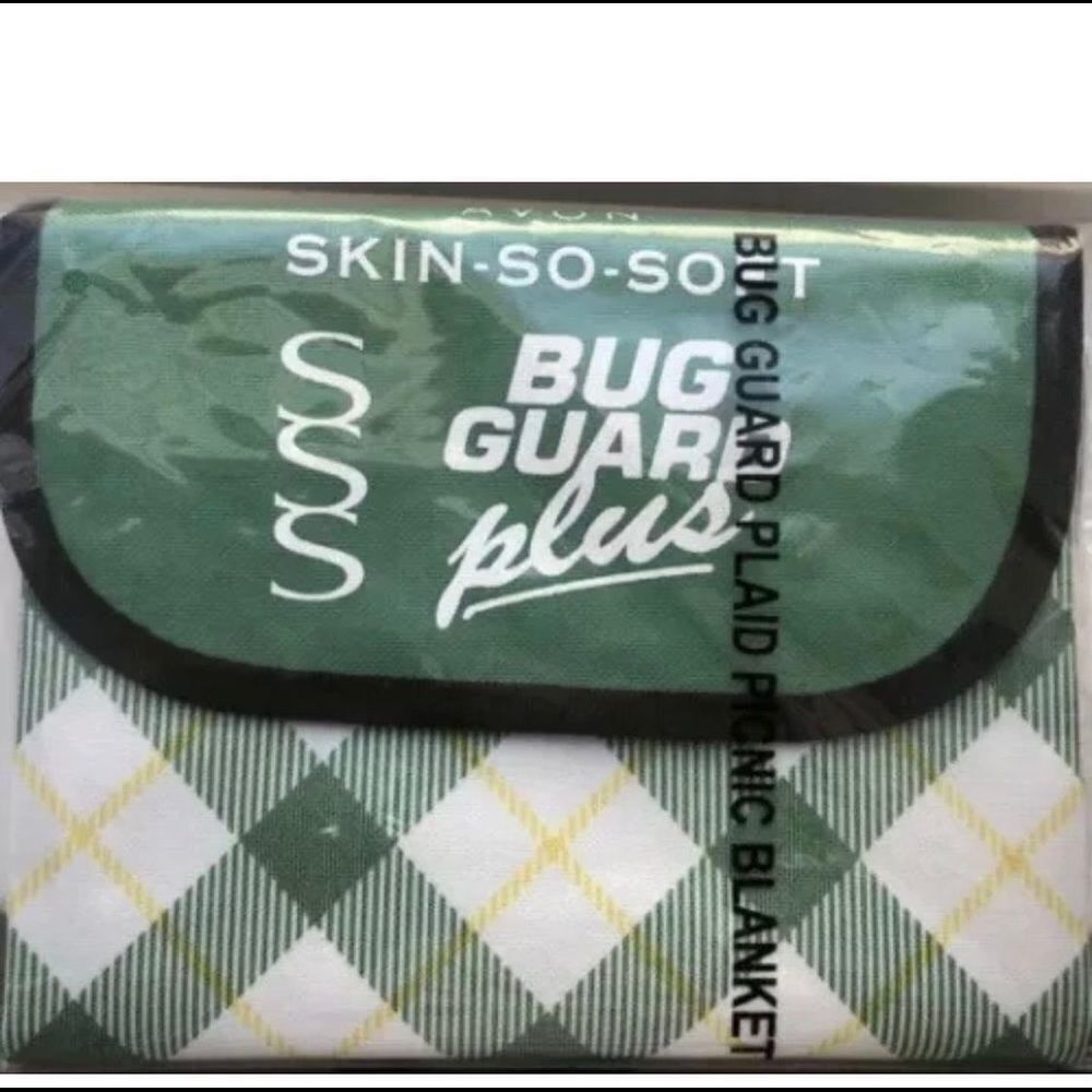 Bug Guard Picnic Blanket, Approx 52”x 32”. NEW IN BAG